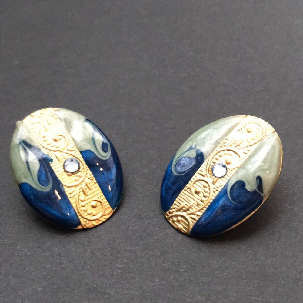 VINTAGE stud earrings